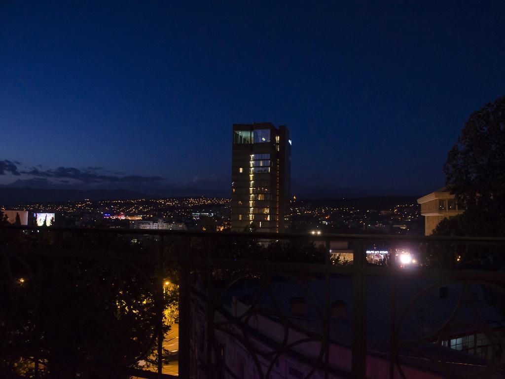 Griboedov Hostel & Suites Tiflis Dış mekan fotoğraf
