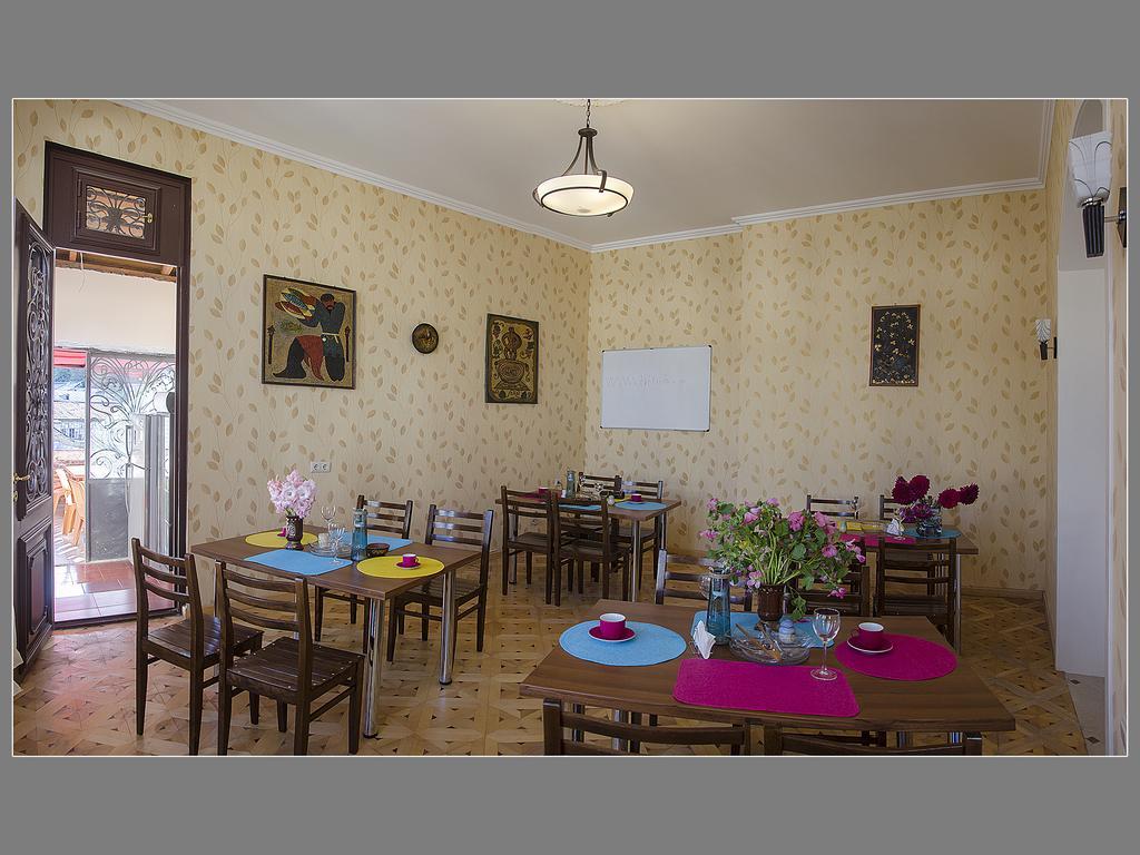 Griboedov Hostel & Suites Tiflis Dış mekan fotoğraf