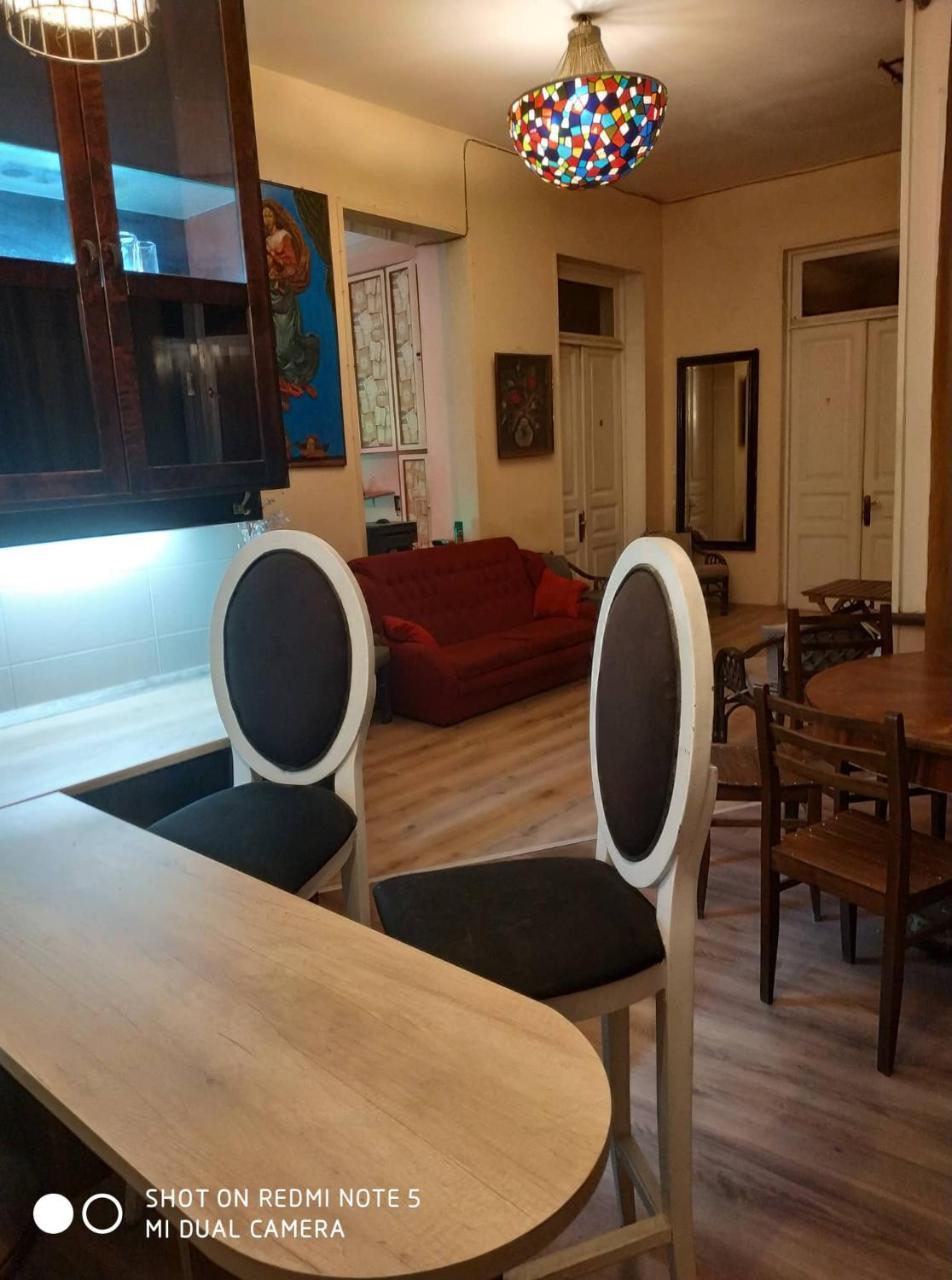 Griboedov Hostel & Suites Tiflis Dış mekan fotoğraf