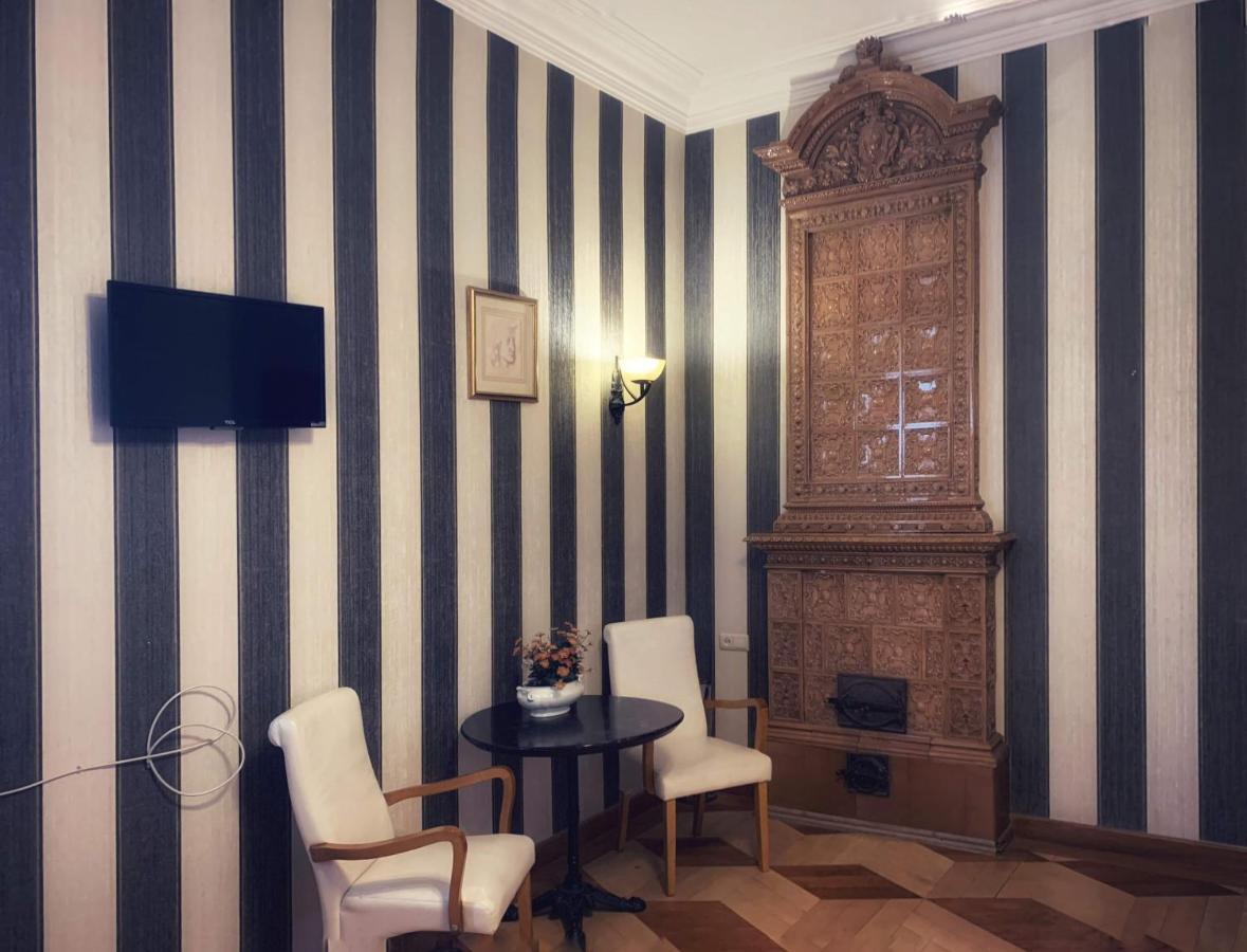 Griboedov Hostel & Suites Tiflis Dış mekan fotoğraf